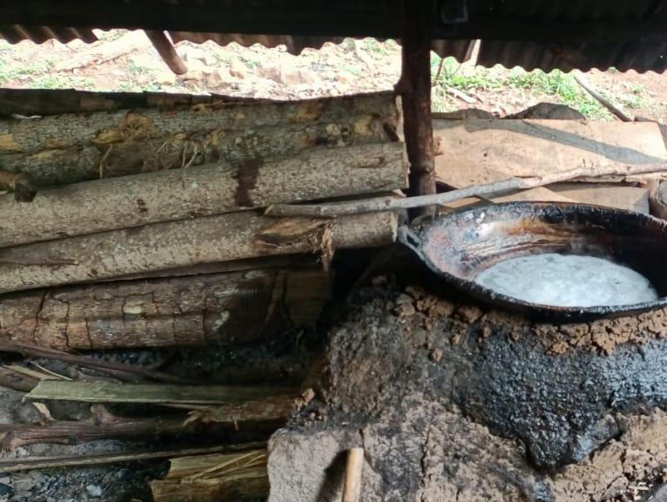 Belajar Bersama Masyarakat Kale Ko'mara Membuat Gula Merah Aren