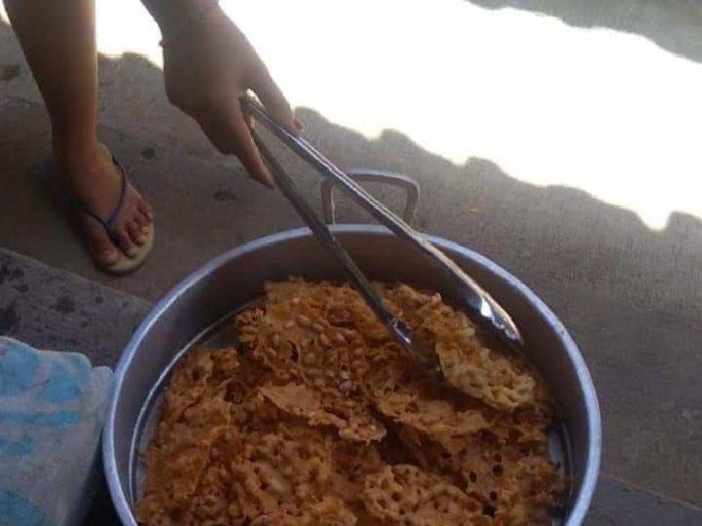 Keripik Kacang Bu Desak khas Desa Wisata Bakas
