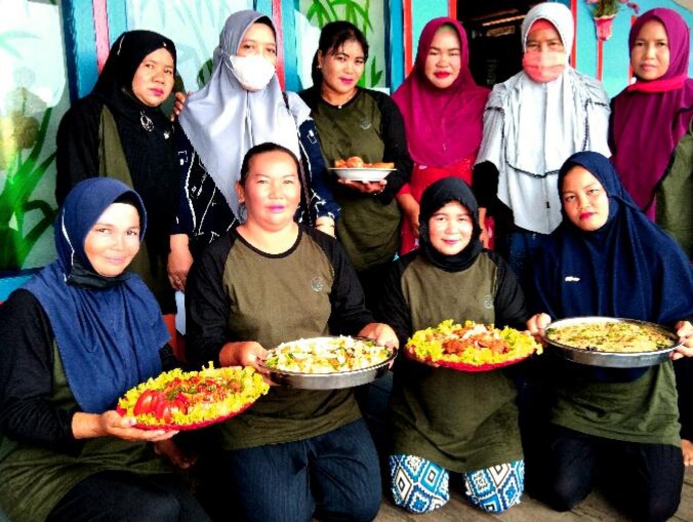 Membuat makanan tradisional