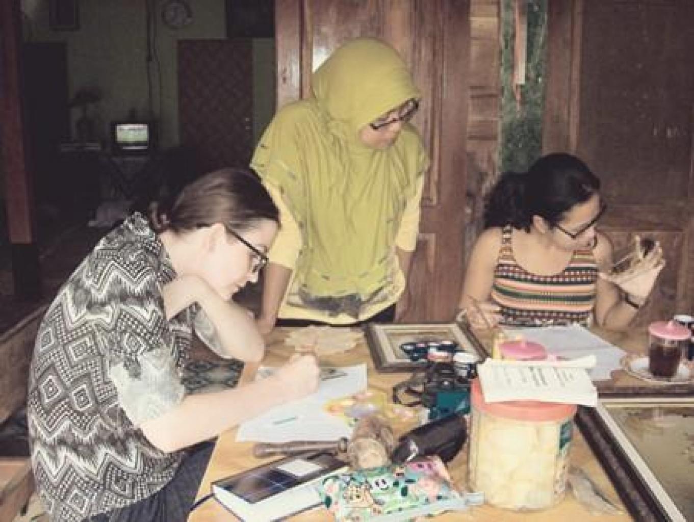 Workshop Lukis Kaca Tema Wayang