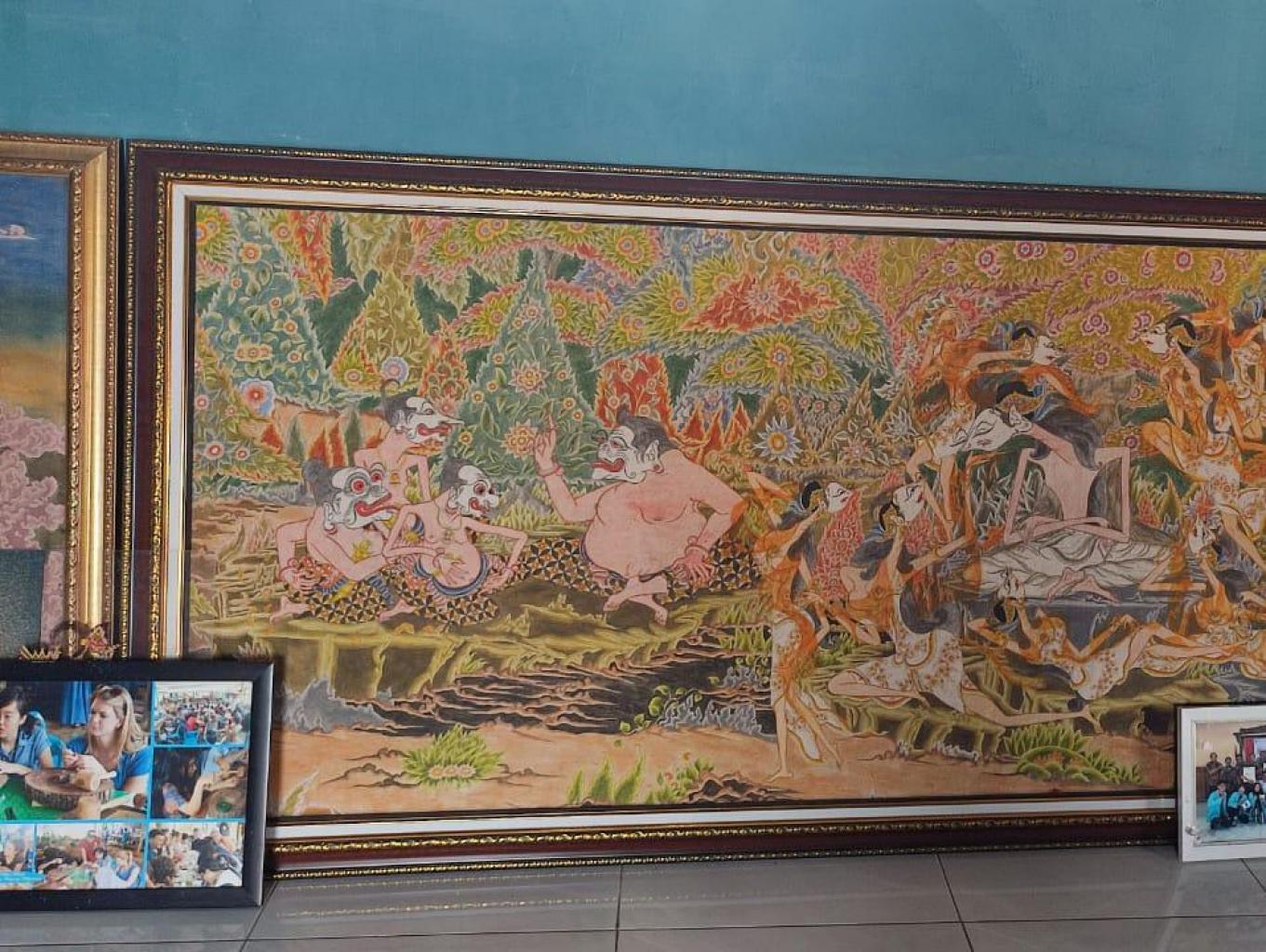 Lukis Kain Tema Wayang