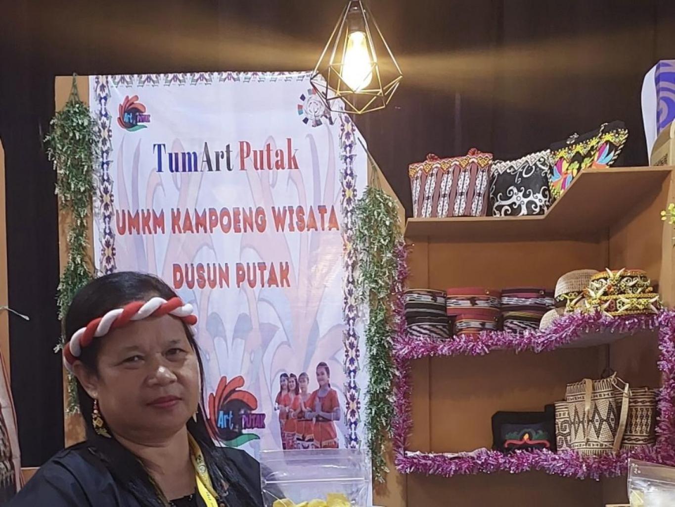 Suvenir & Kuliner Khas Dayak Tonyooi Benuaq
