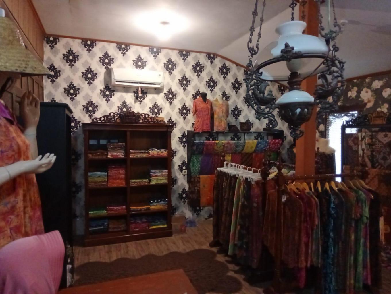 Galeri Batik Demung