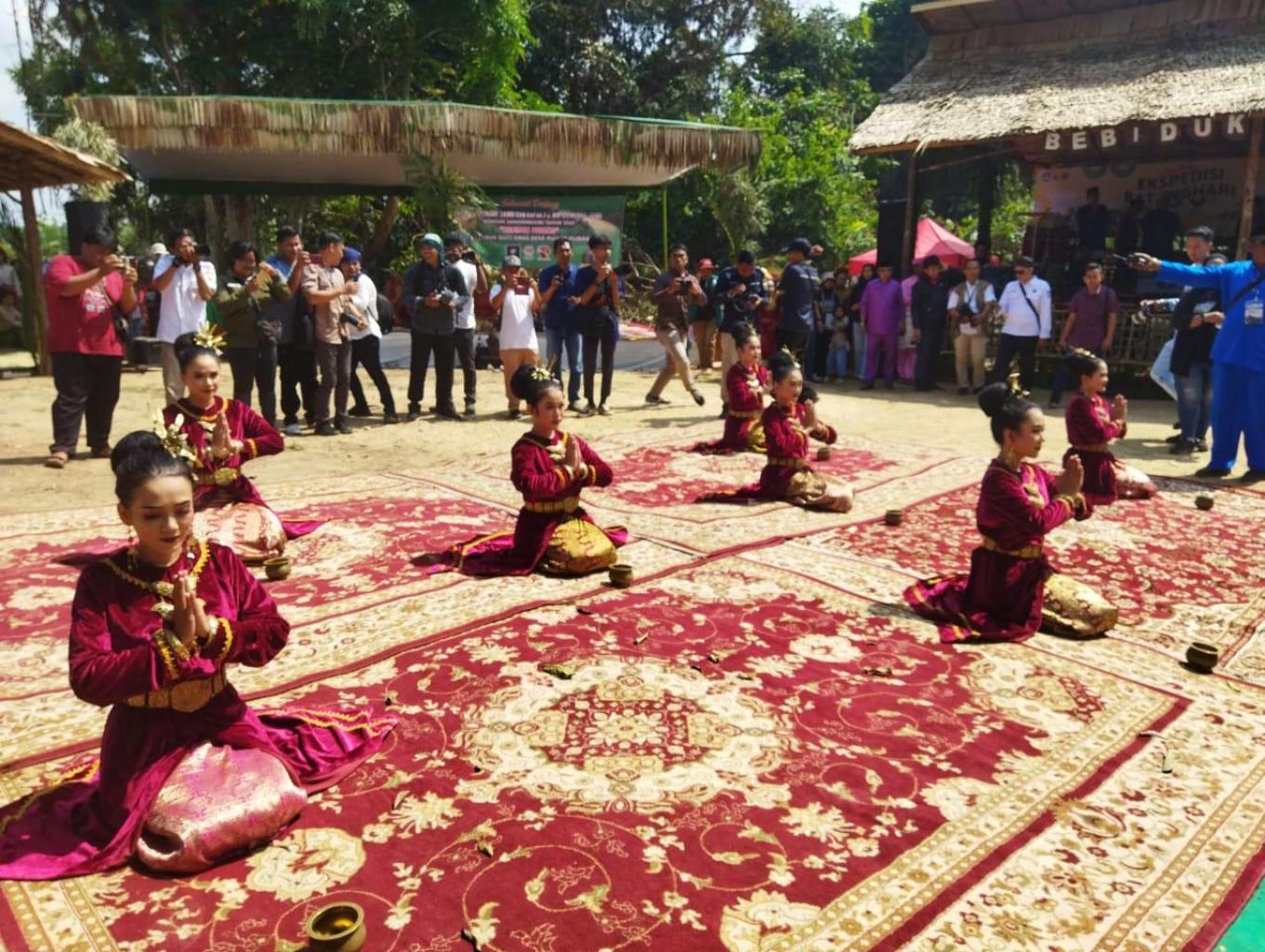 Menari Lubuk