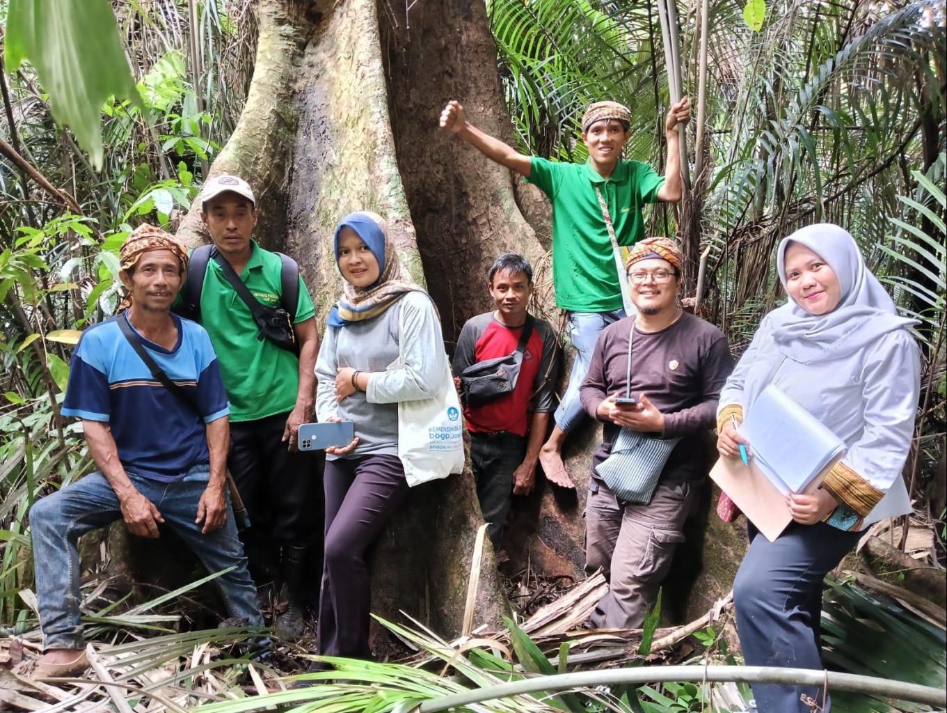 Ziarah Hutan Larangan Kampung Adat Kuta