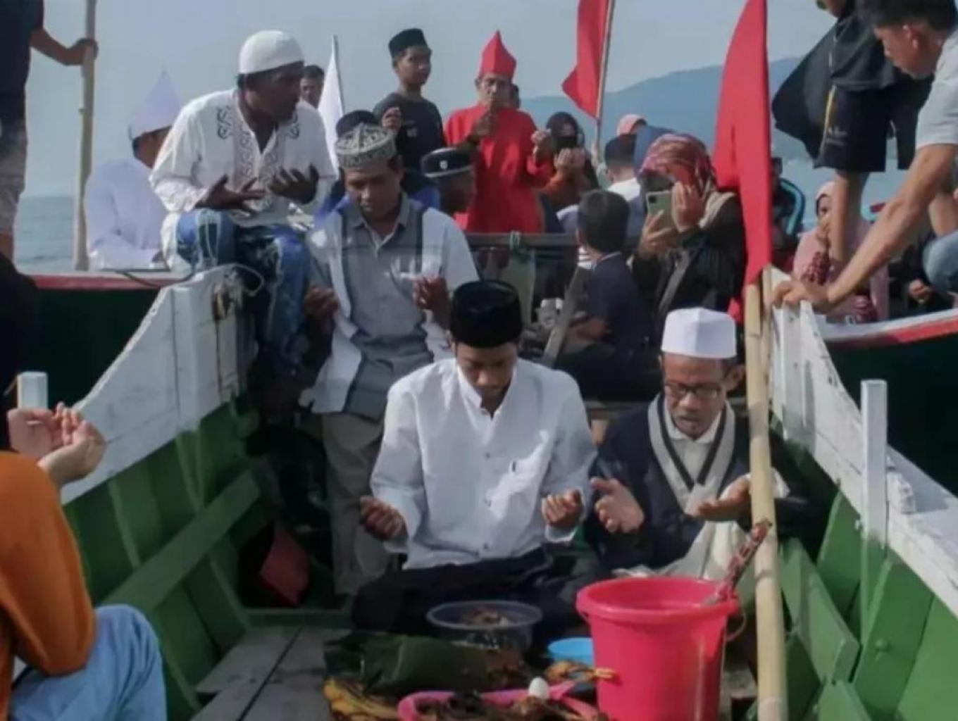 Pesta Adat Maccera Tasi