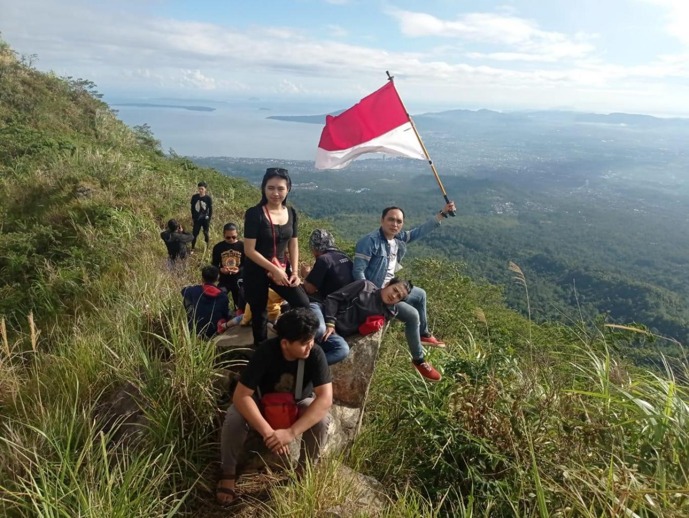 Tracking ke Gunung Empung