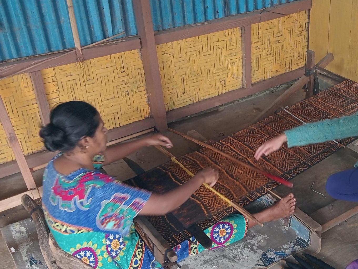 Proses Pembuatan Tenun Ikat