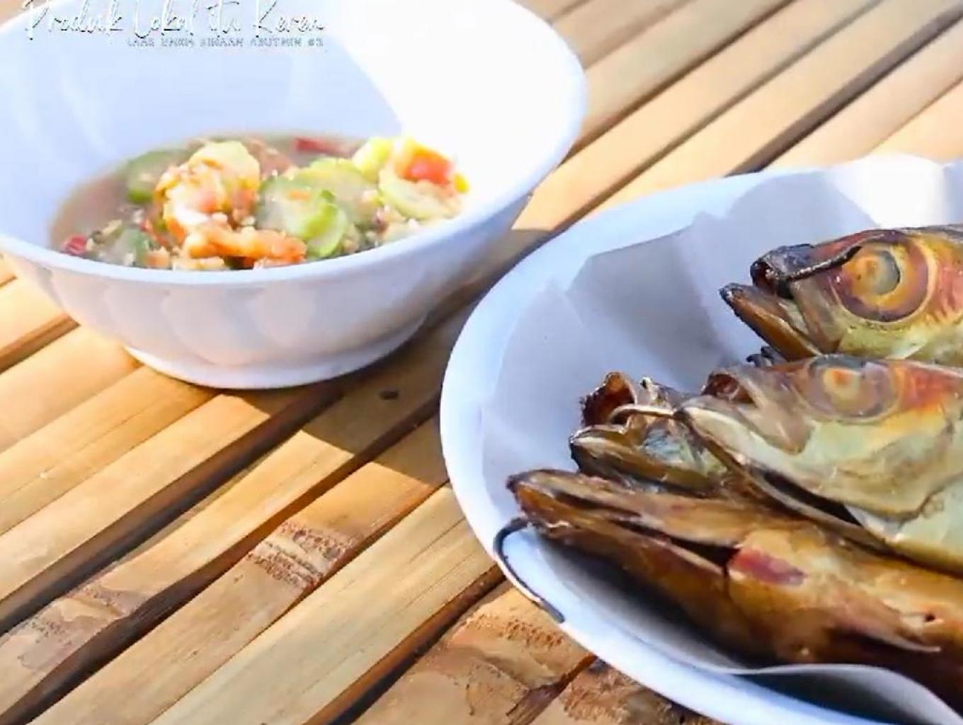 Ikan Asap Kampung Nelayan