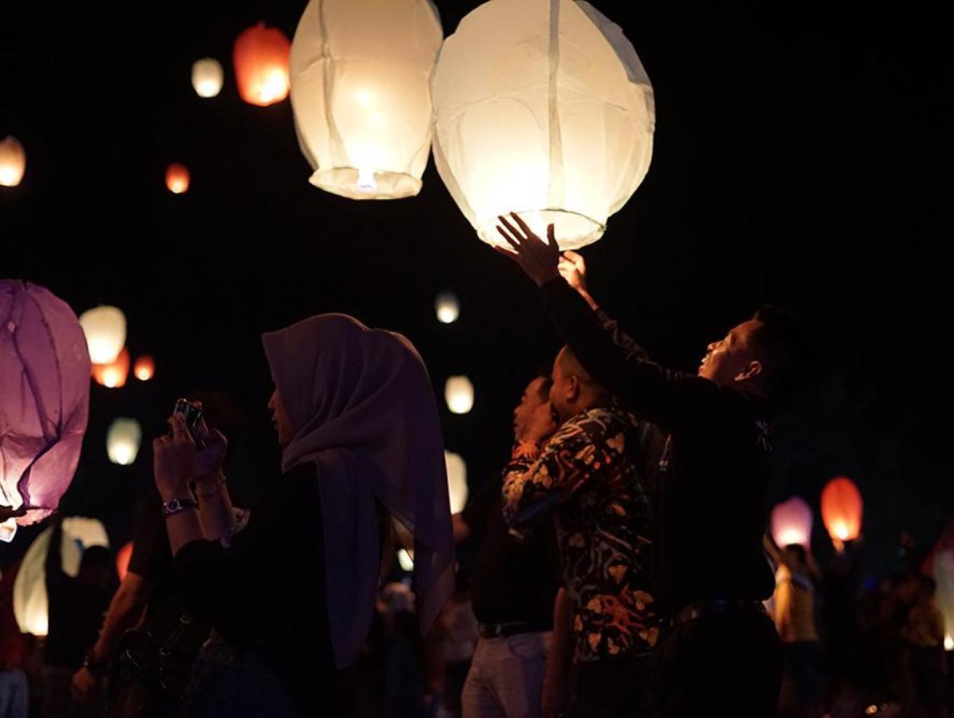 Festival 3000 Lampion