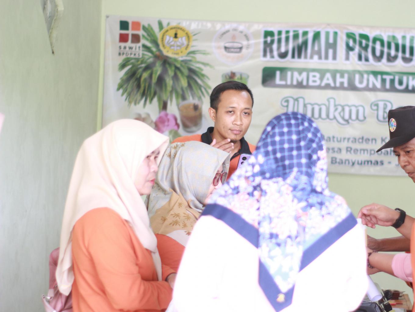 EDUKASI PEMBUATAN LILIN AROMATIK DARI MINYAK JELANTAH