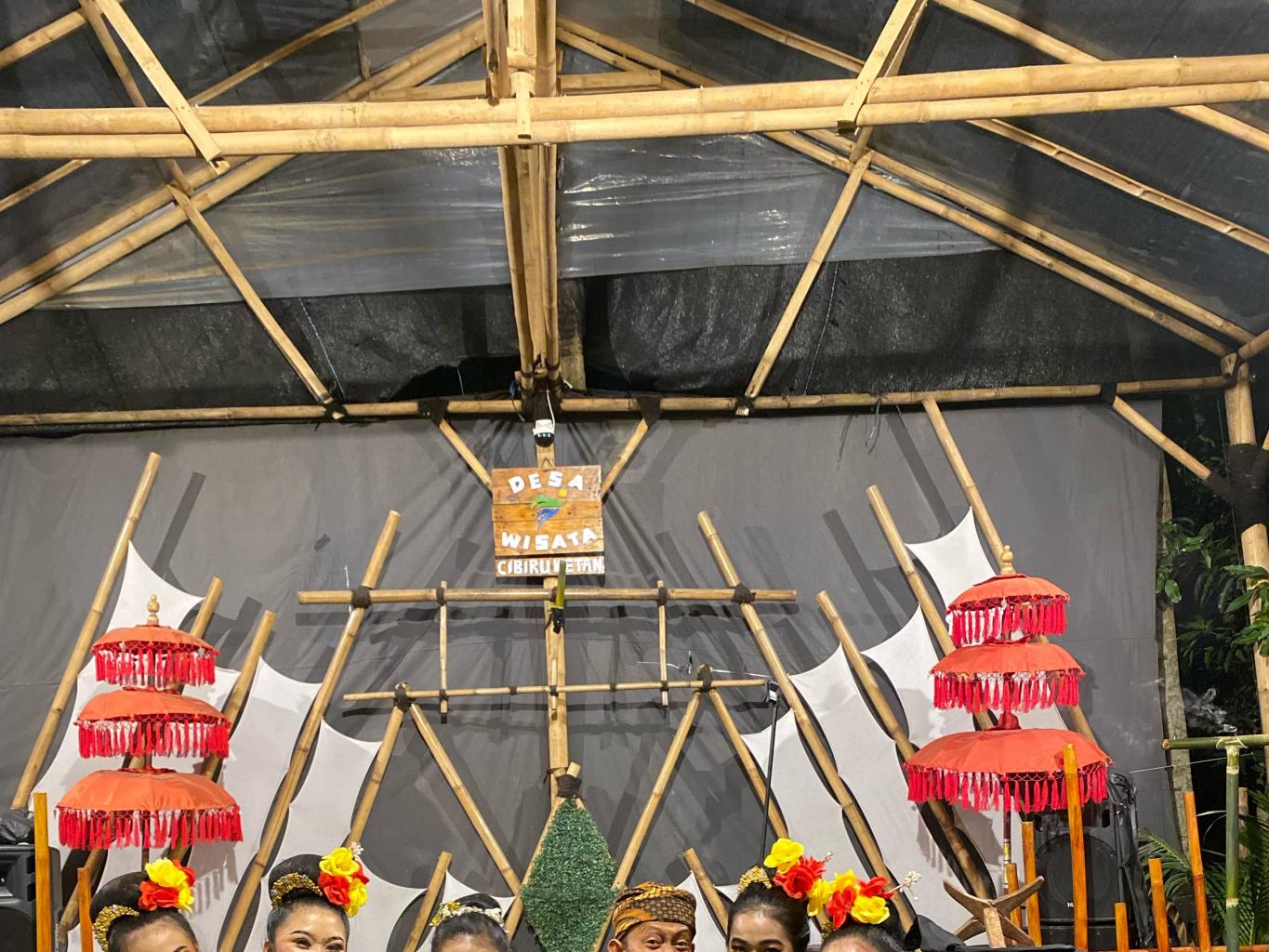 Pertunjukan Seni Tari tradisional dan kontemporer Nusantara di Dome Awi DEWITAN