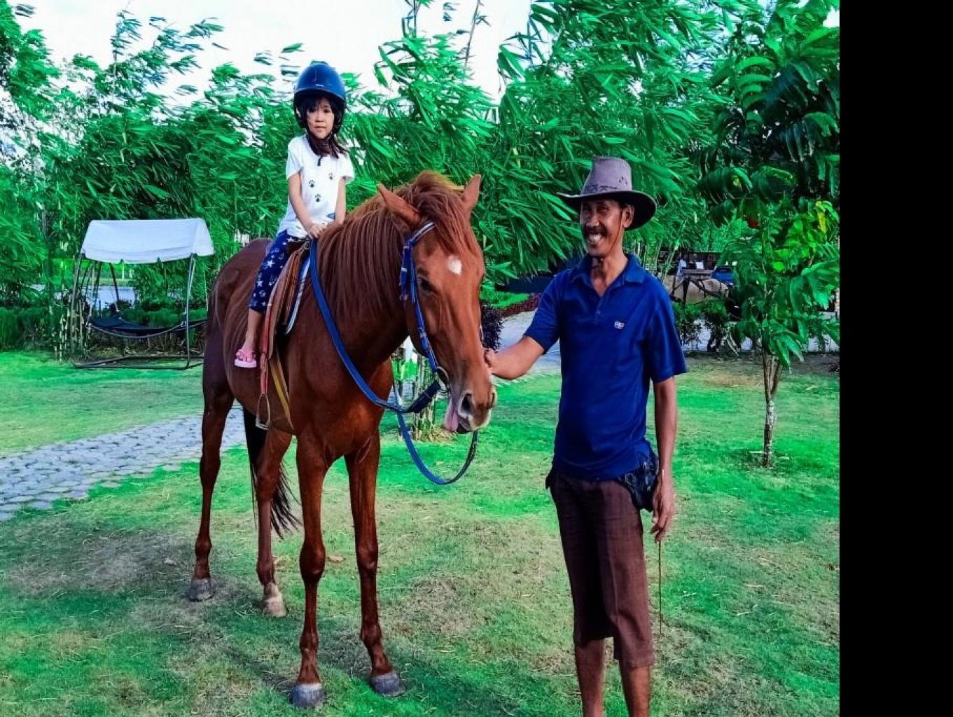 Menunggang Kuda