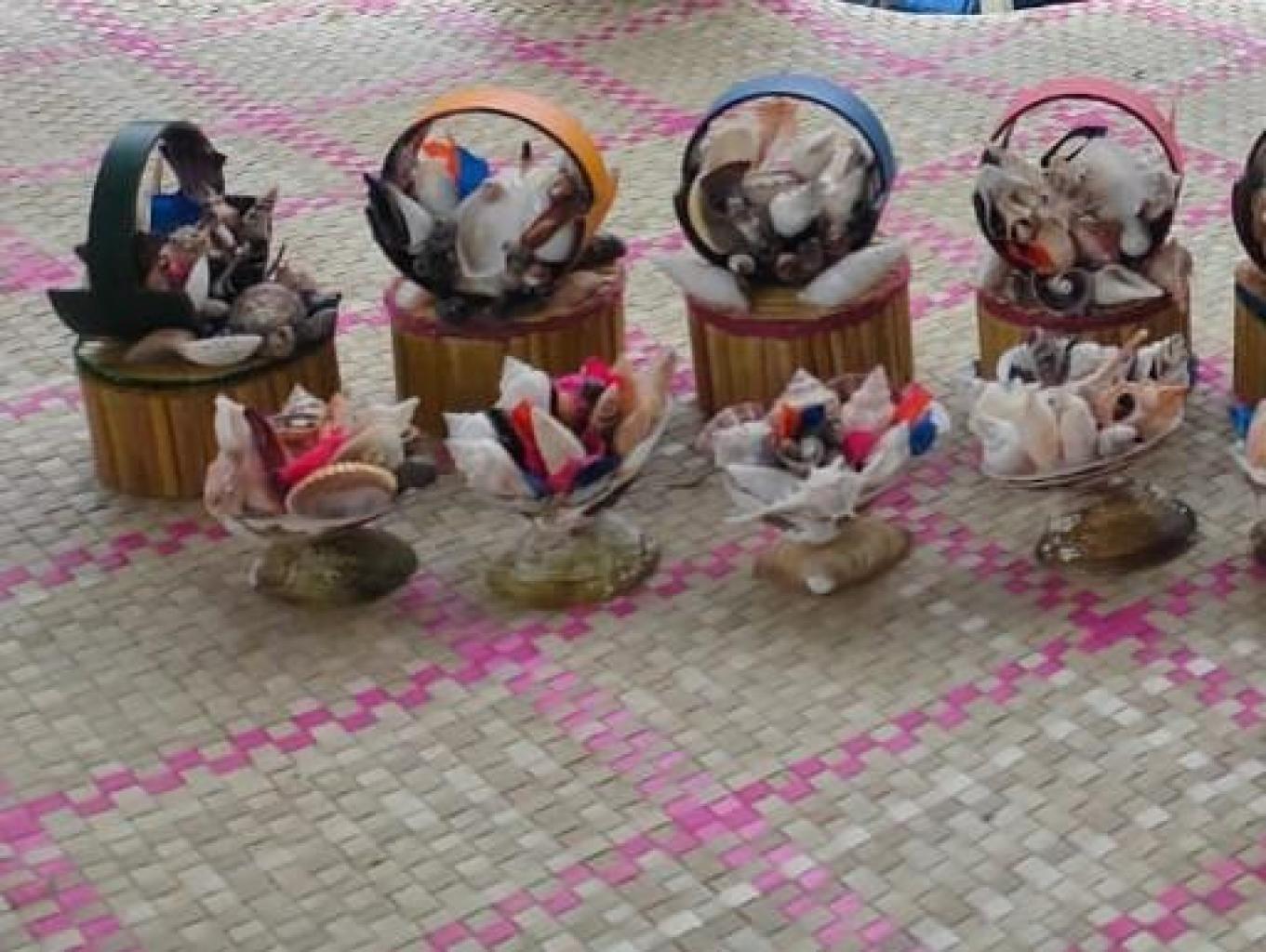 Souvenir Dari Kulit Kerang