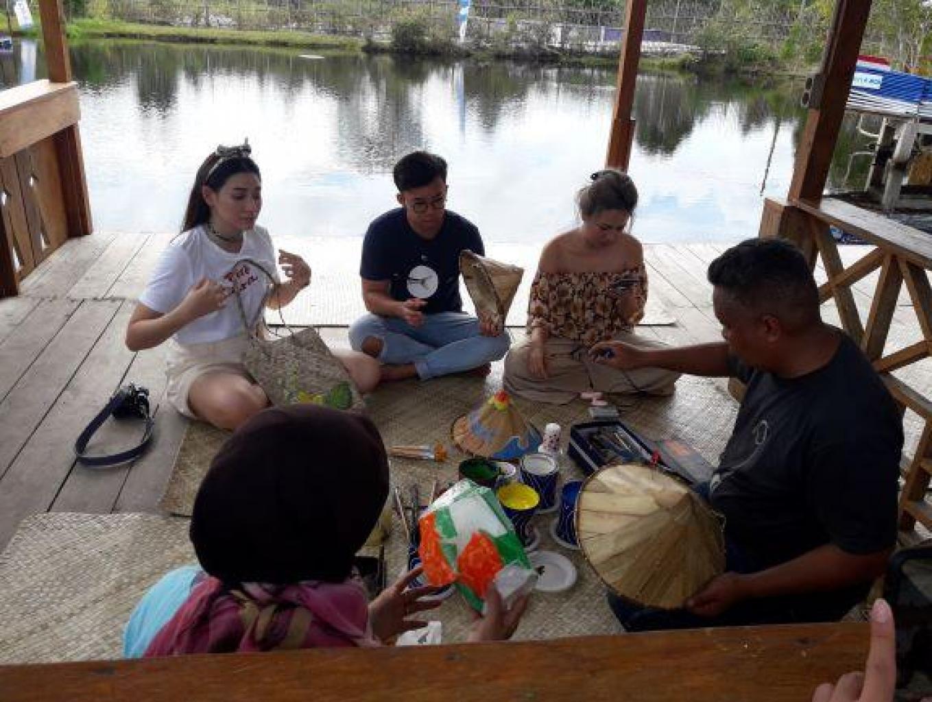 Belajar Melukis Caping