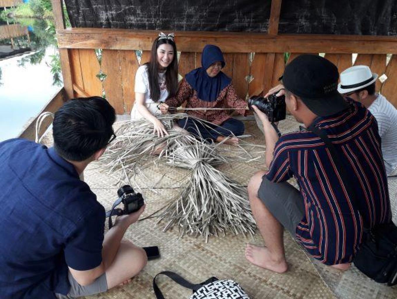Paket Wisata Edukasi Belajar Menganyam
