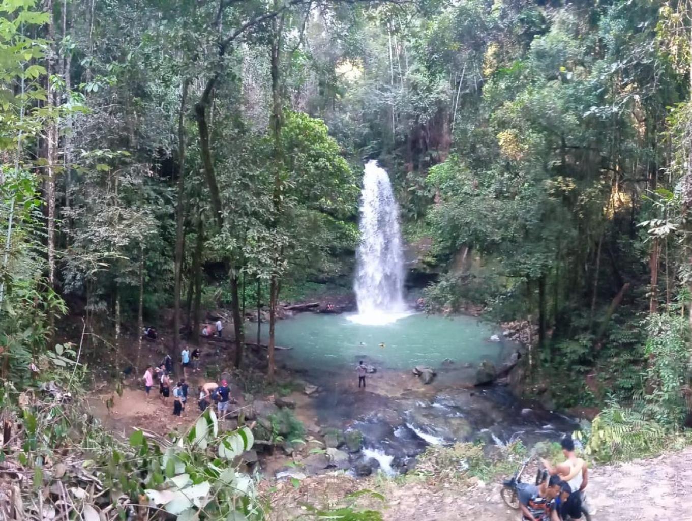 Jelajah  Air Terjun Lubuk Karak