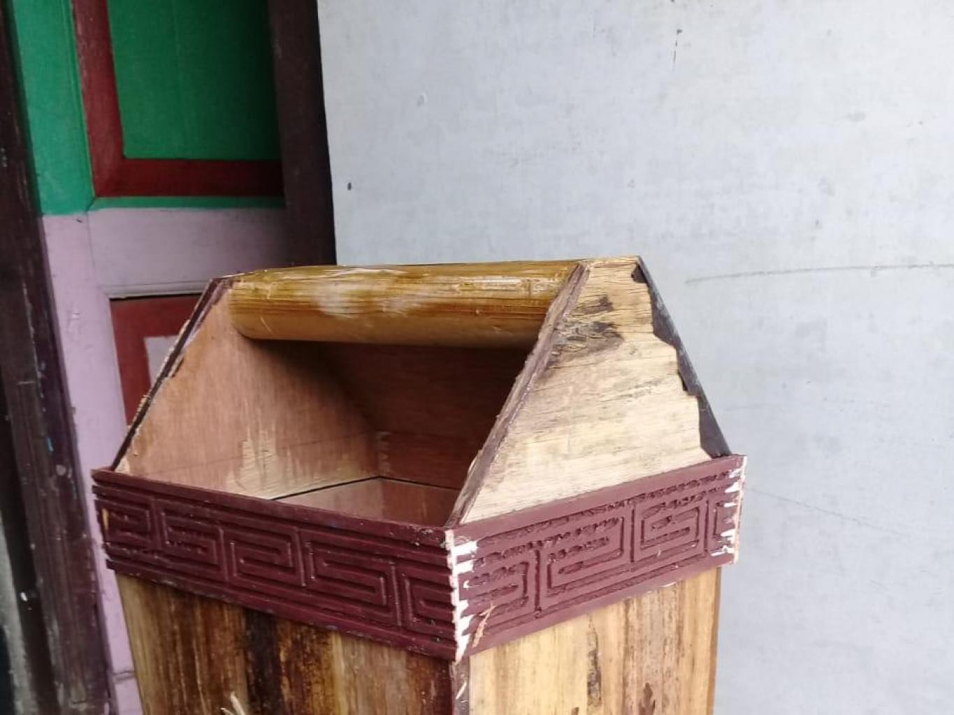 Tempat Sampah Ruangan