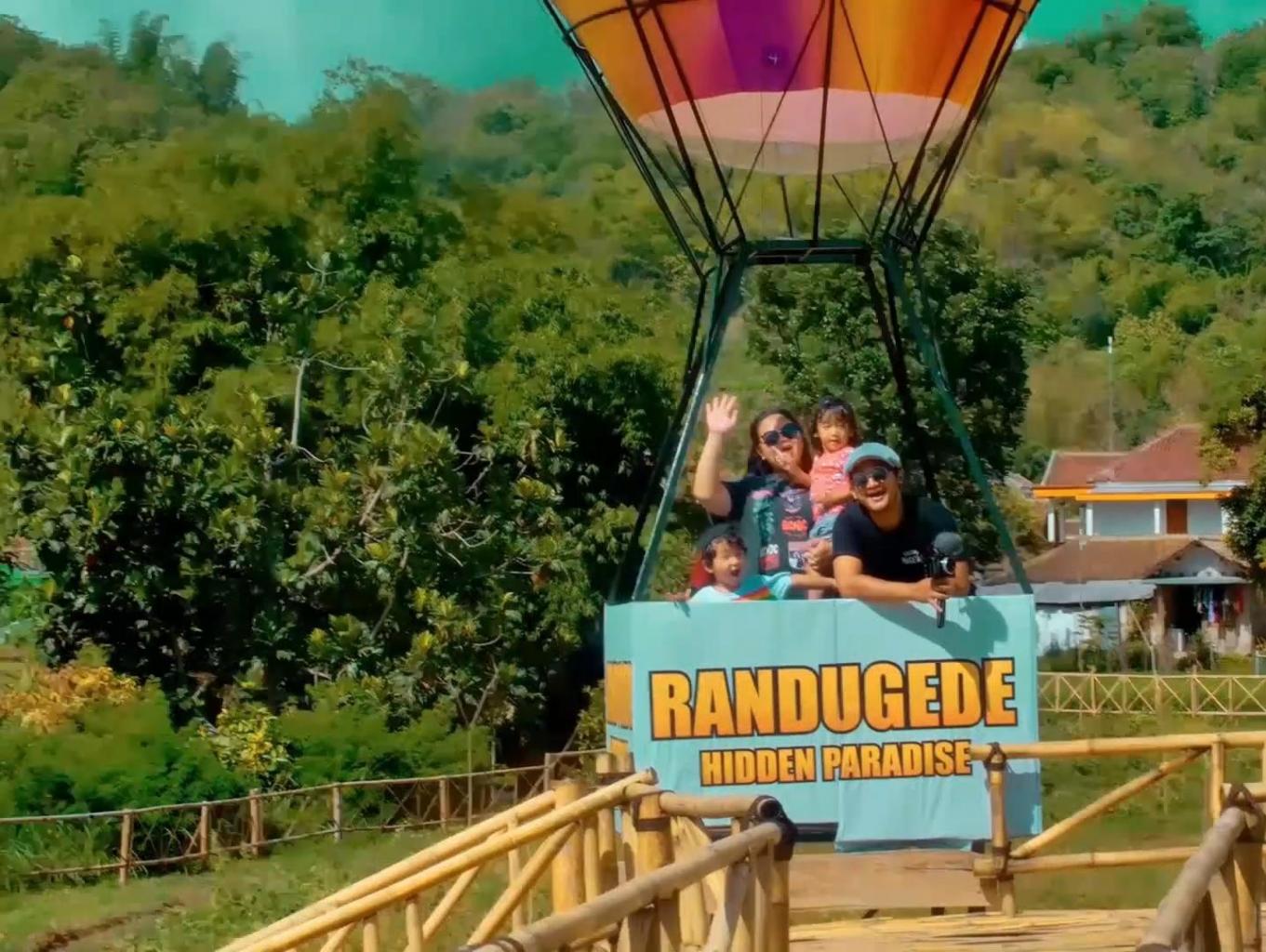 Atraksi Balon Udara