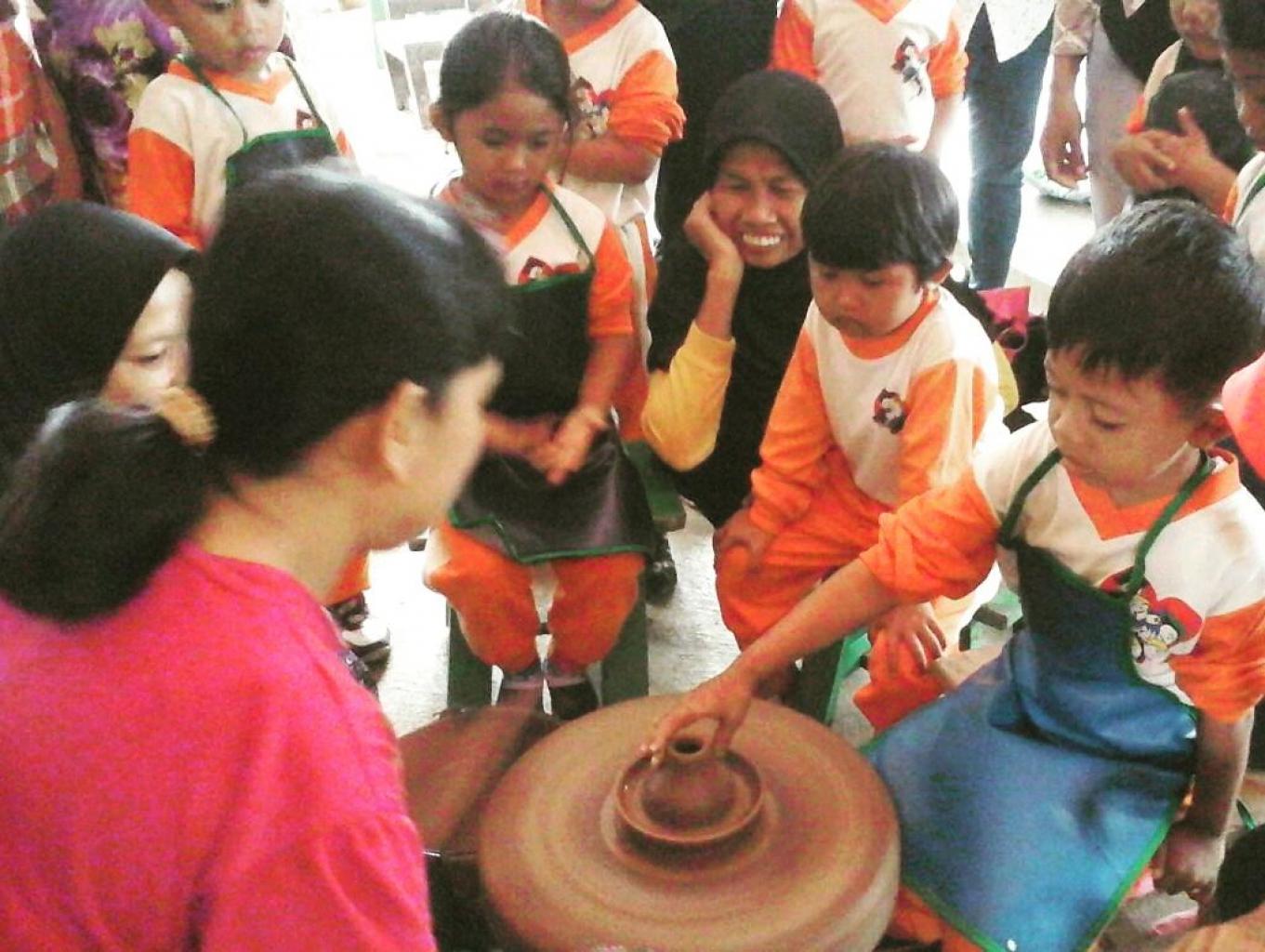 Wisata Edukasi Membuat Kerajinan Gerabah Tradisional