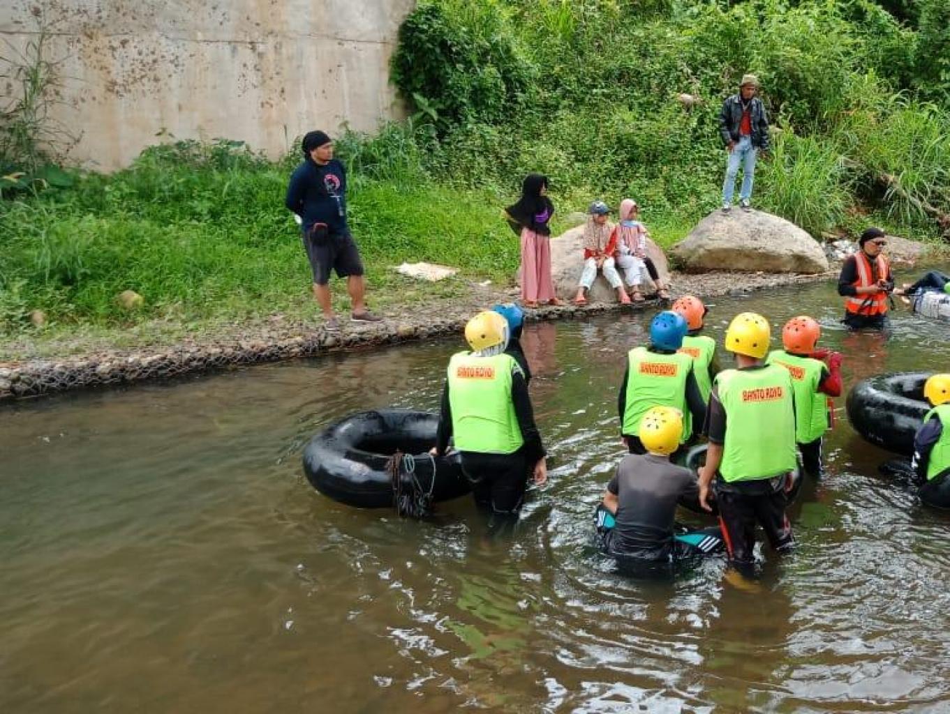 Wisata Air Tubing