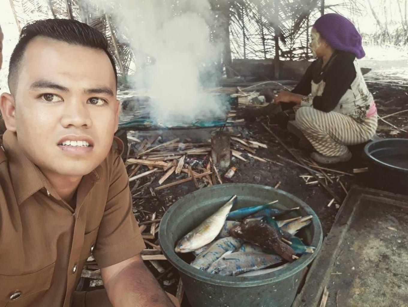 Pengasapan Ikan