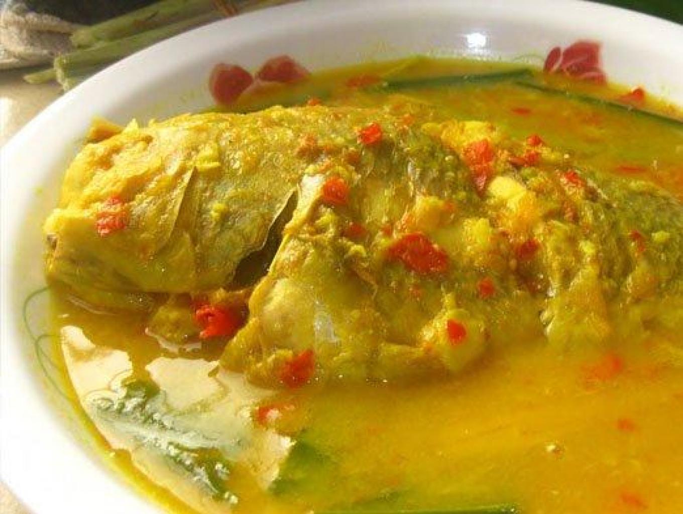 Wisata Kuliner Ikan Masak Kuning Tempoyak + Nasi