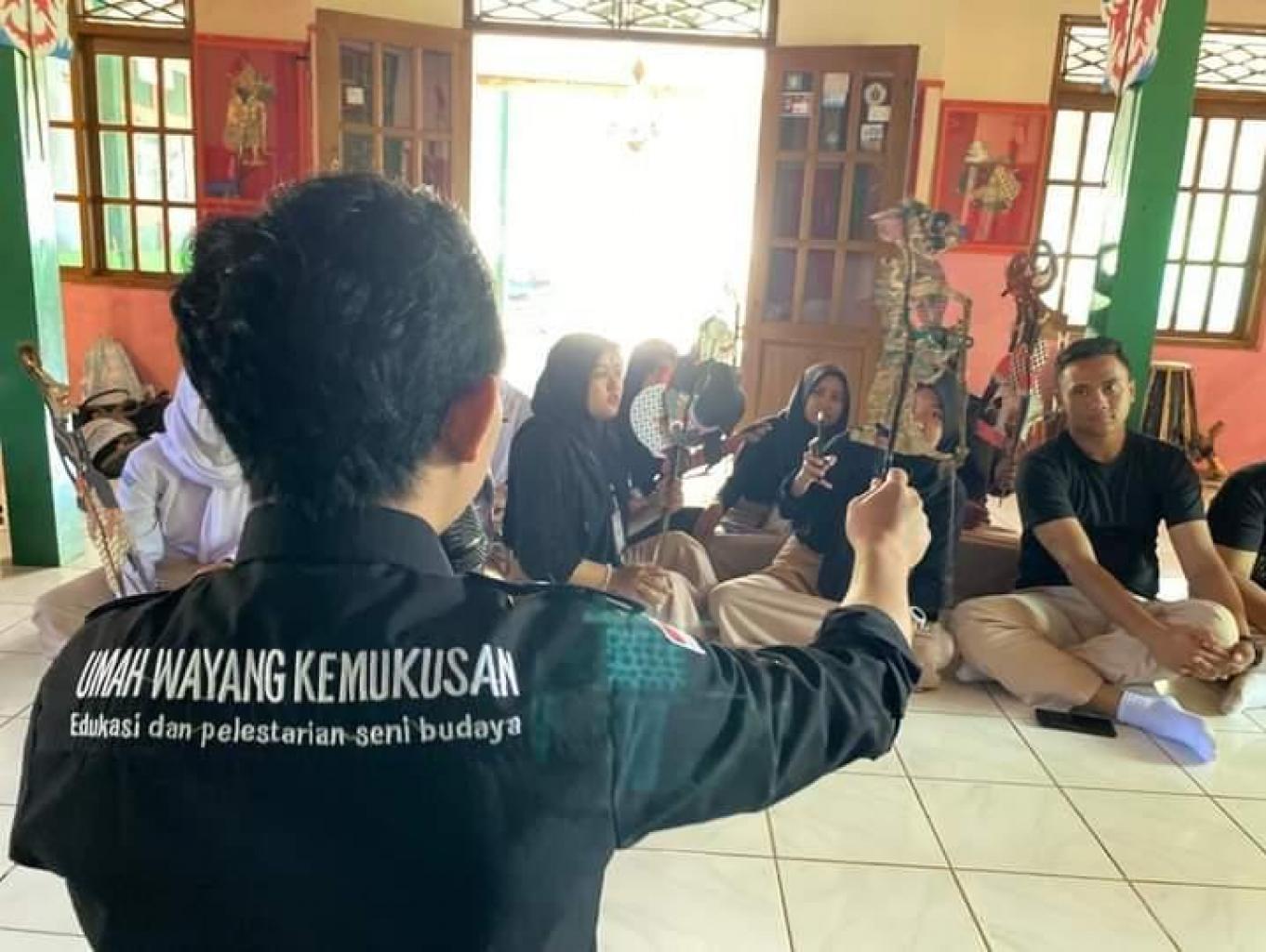 Umah Wayang Selakambang