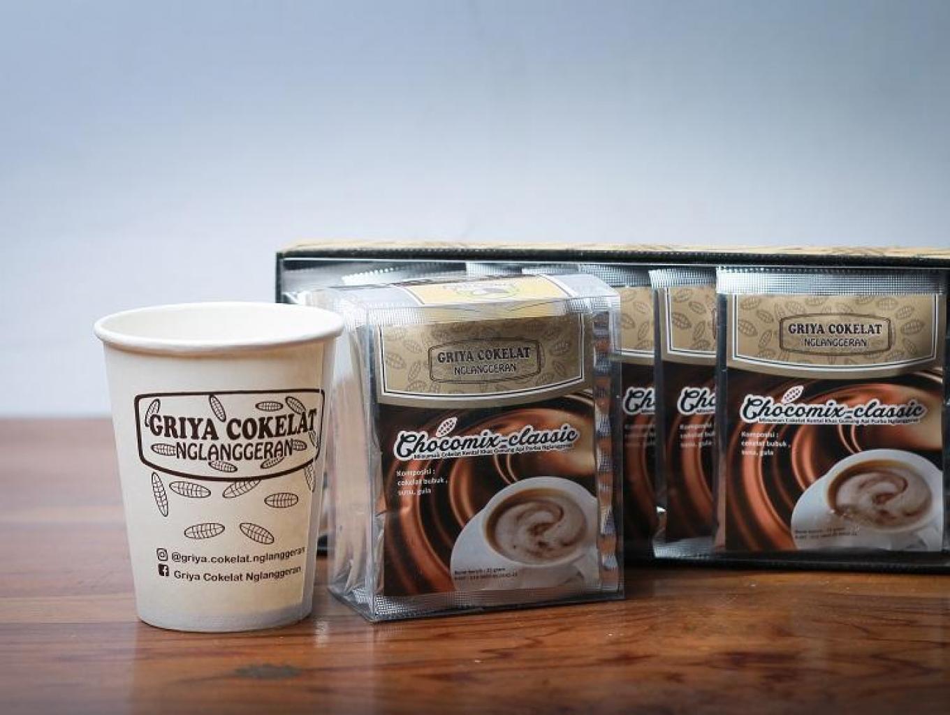 Minuman Cokelat Chocomix Classic