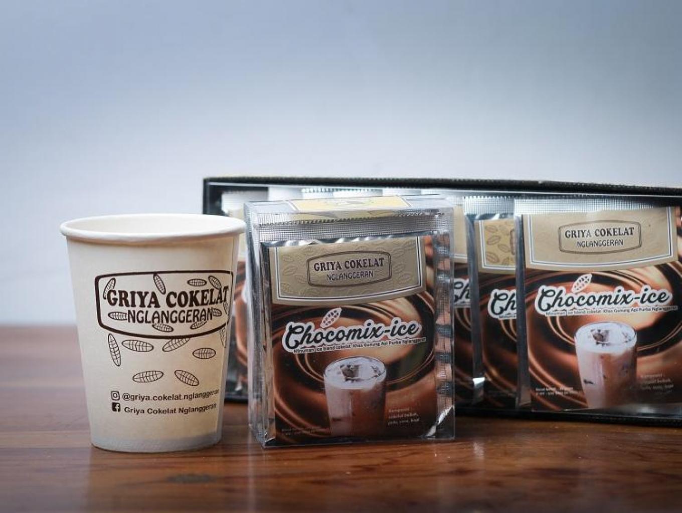 Minuman Cokelat Chocomix Ice