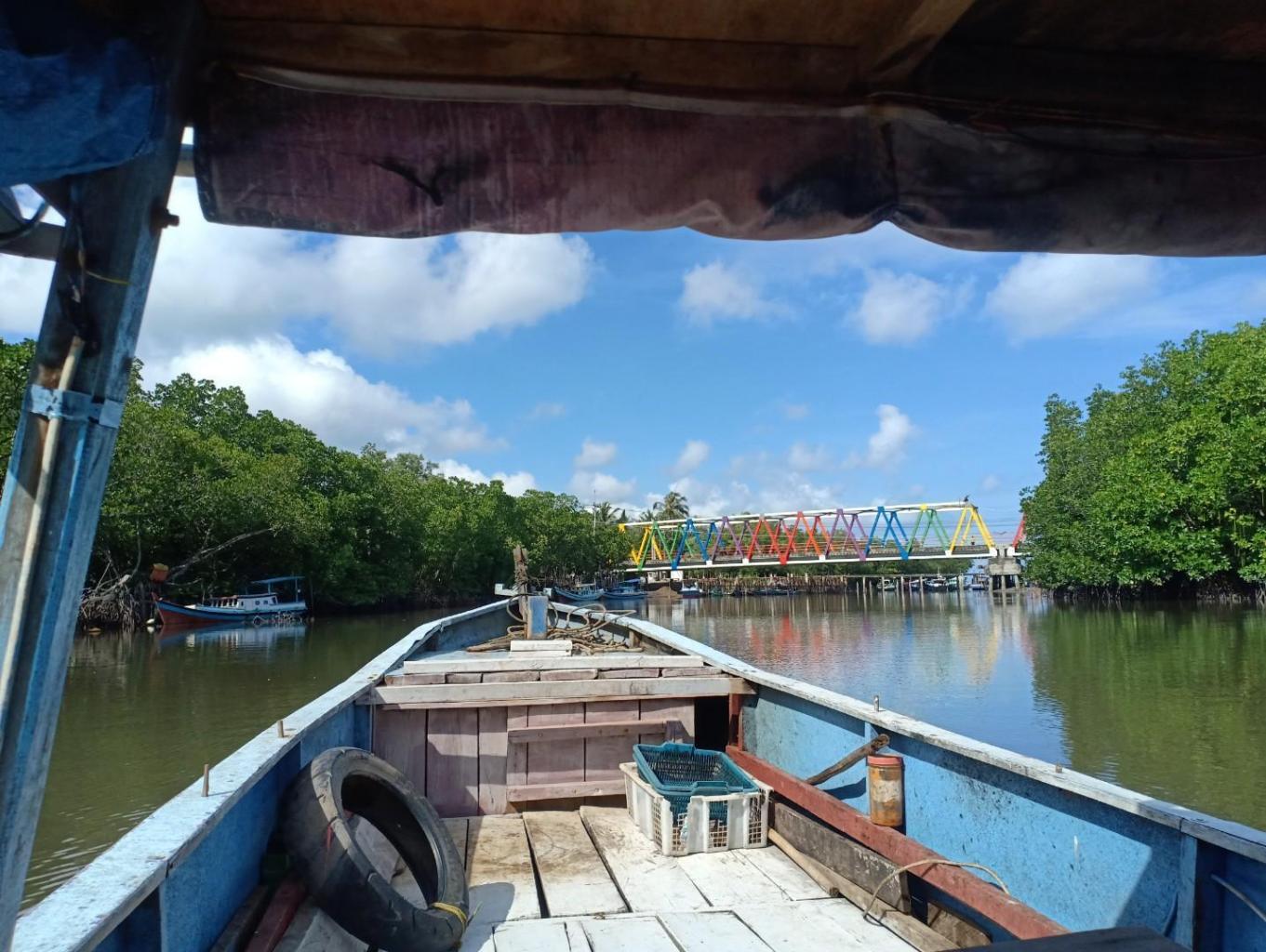 Menyusuri Sungai Kubu