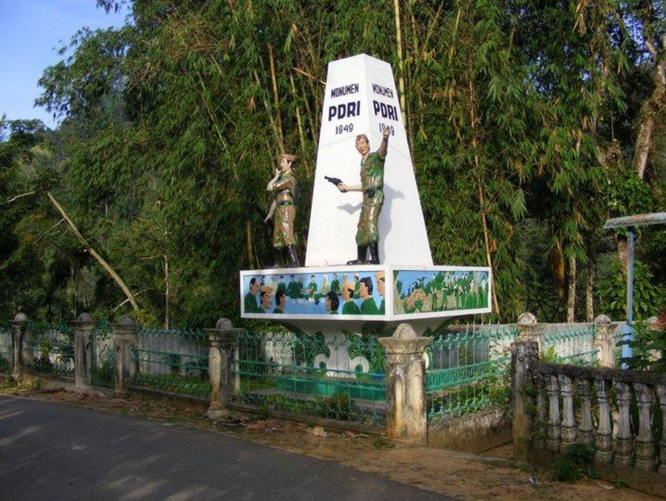 Sejarah Tugu Pdri