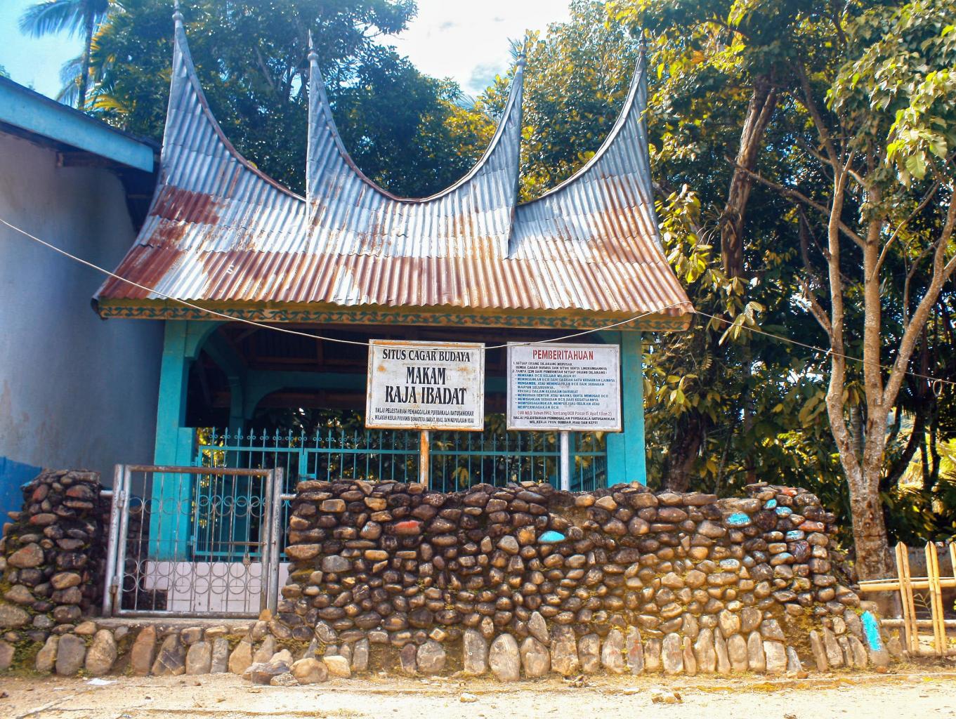 Makam Rajo Ibadat