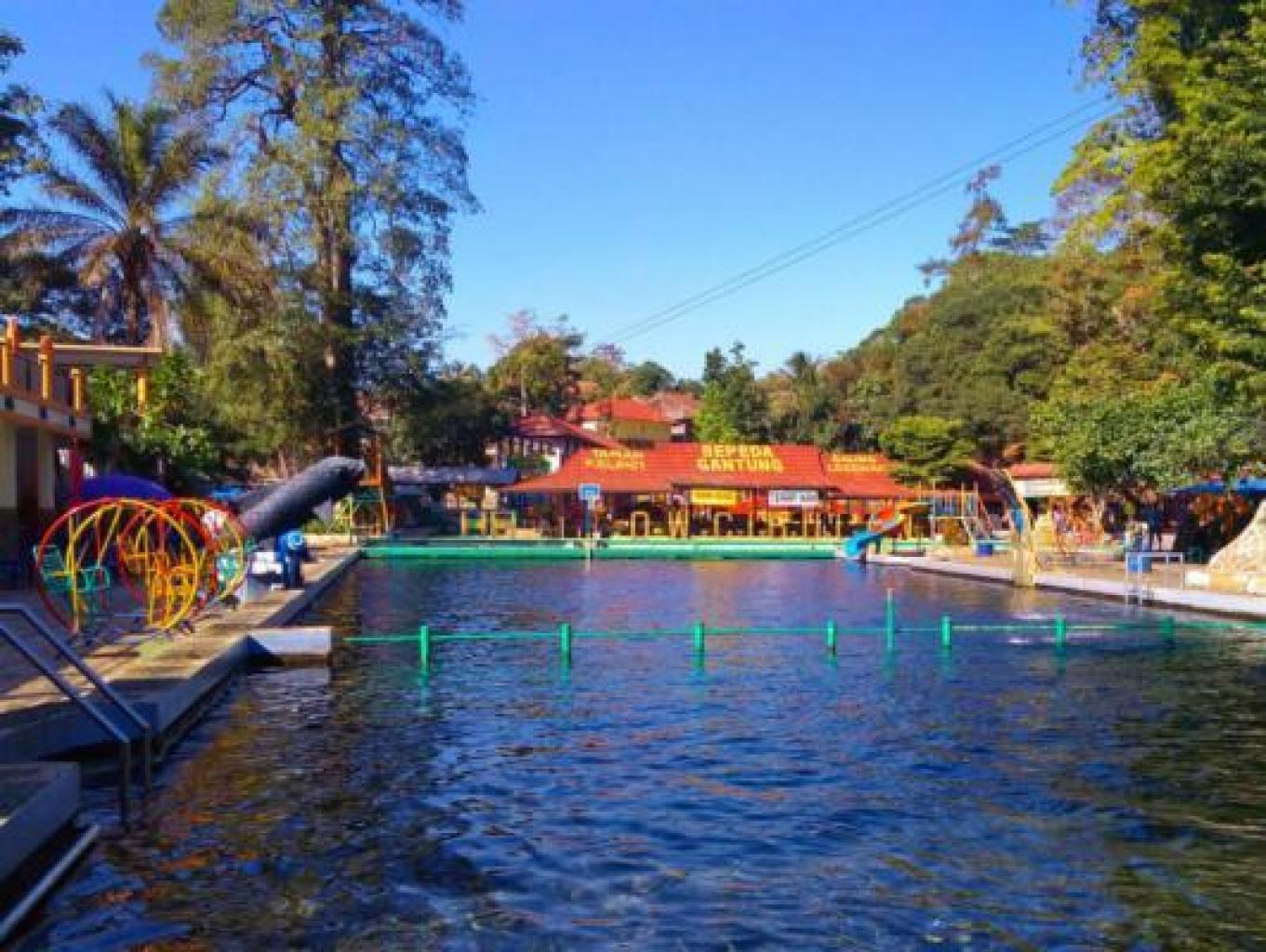 Kolam Pemmandian Air Alami (mata Air)