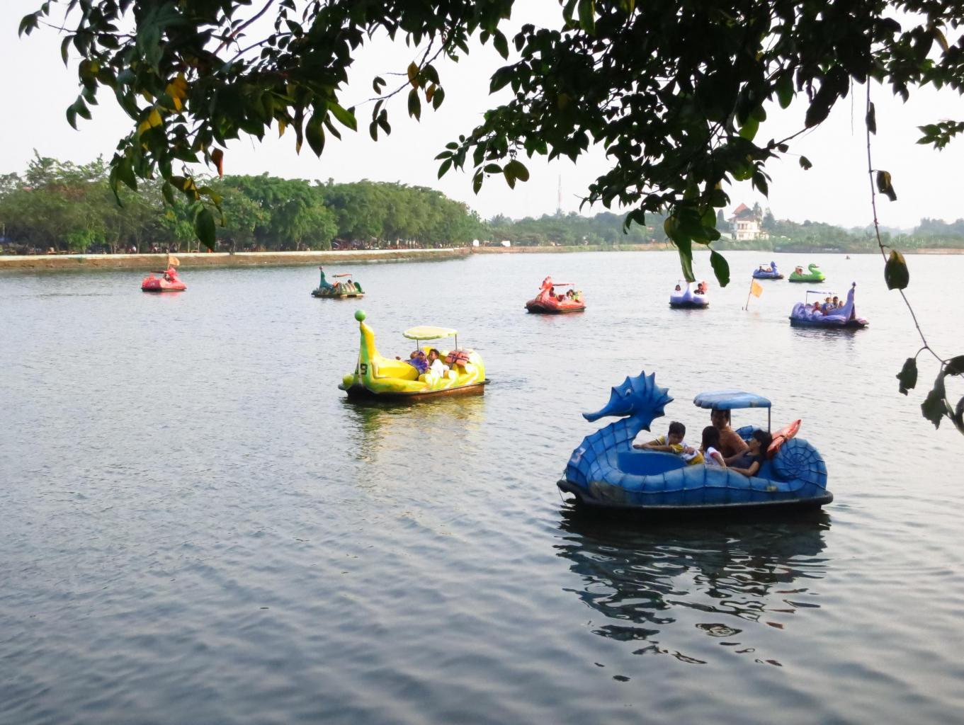 Wisata Air Setu Babakan