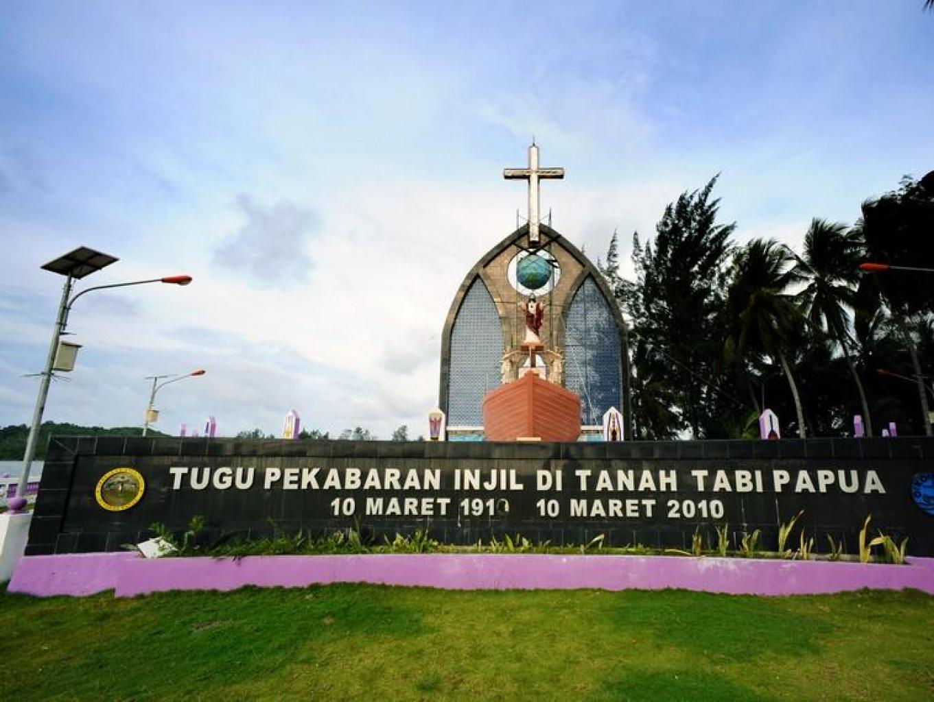 Wisata Rohani Gereja Tua â€œtugu Metu Debiâ€