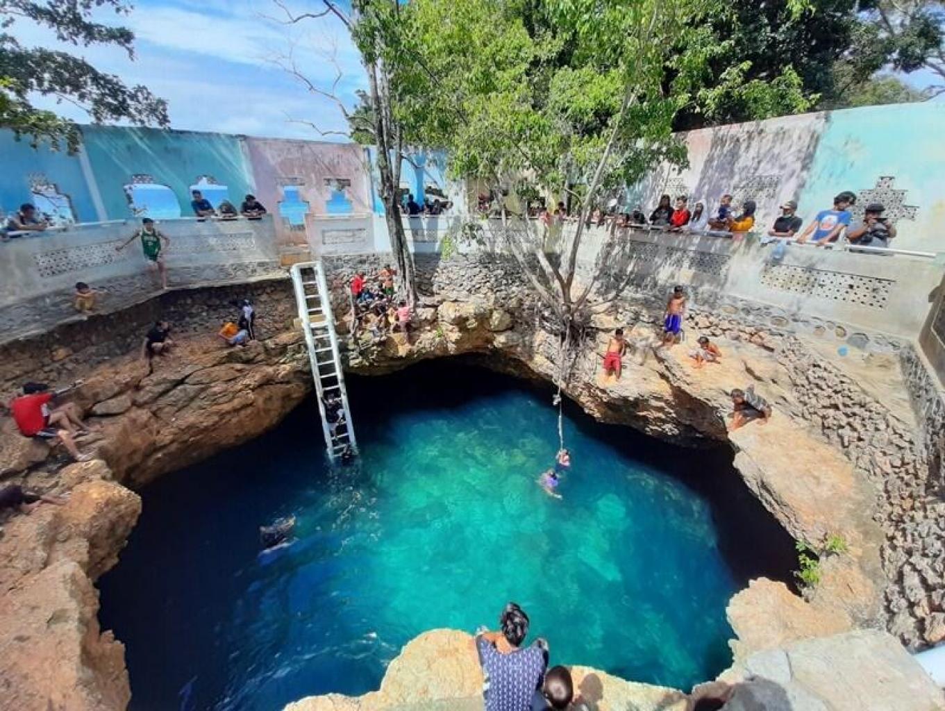 PUSAT LAUT