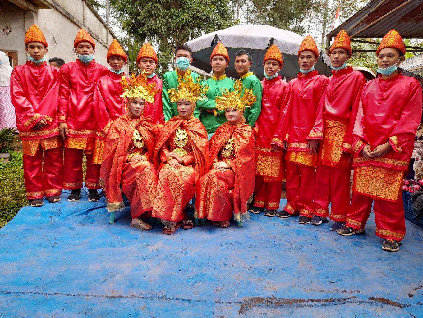 Tarian Elang Begendang