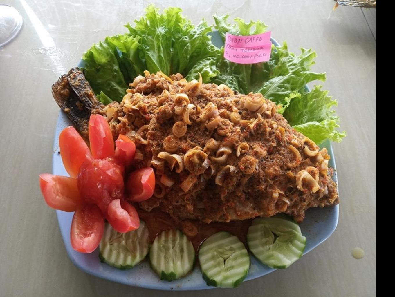 Tinombur Spicy Fish With Tomato And Salad