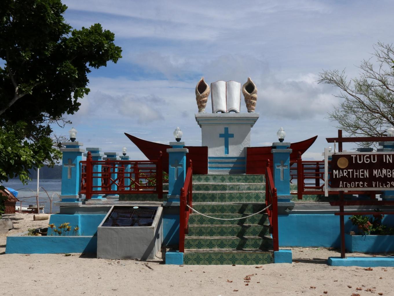 Tugu Pekabaran Injil Arborek