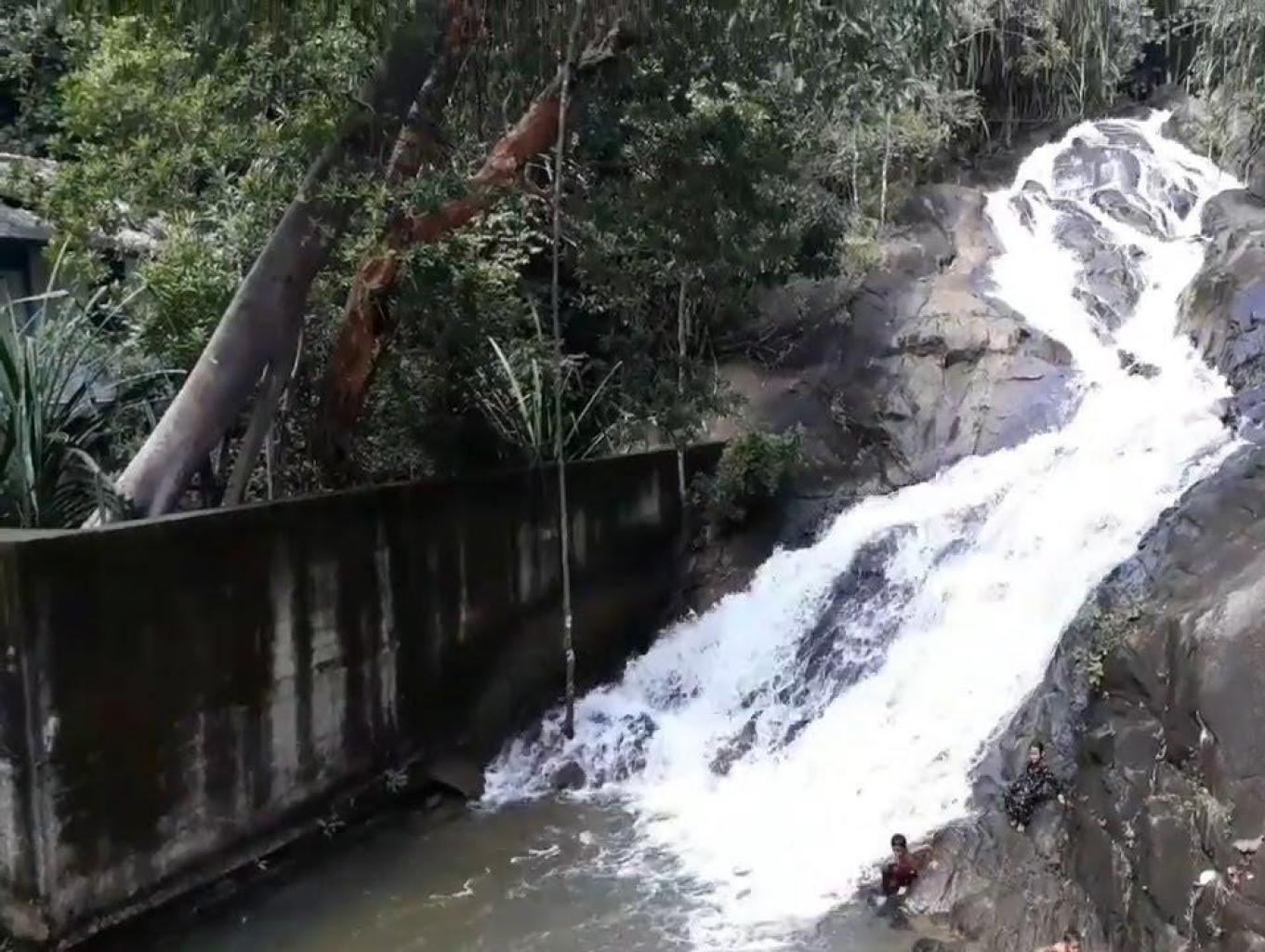 Wisata Air Terjun Sadap