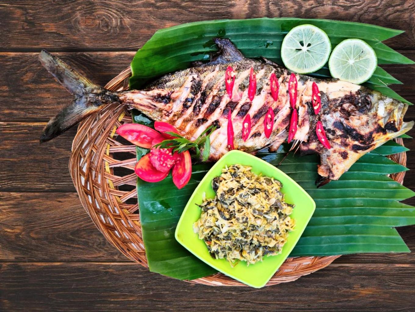 Ikan Bobara Bakar Sayur Bunga Pepaya