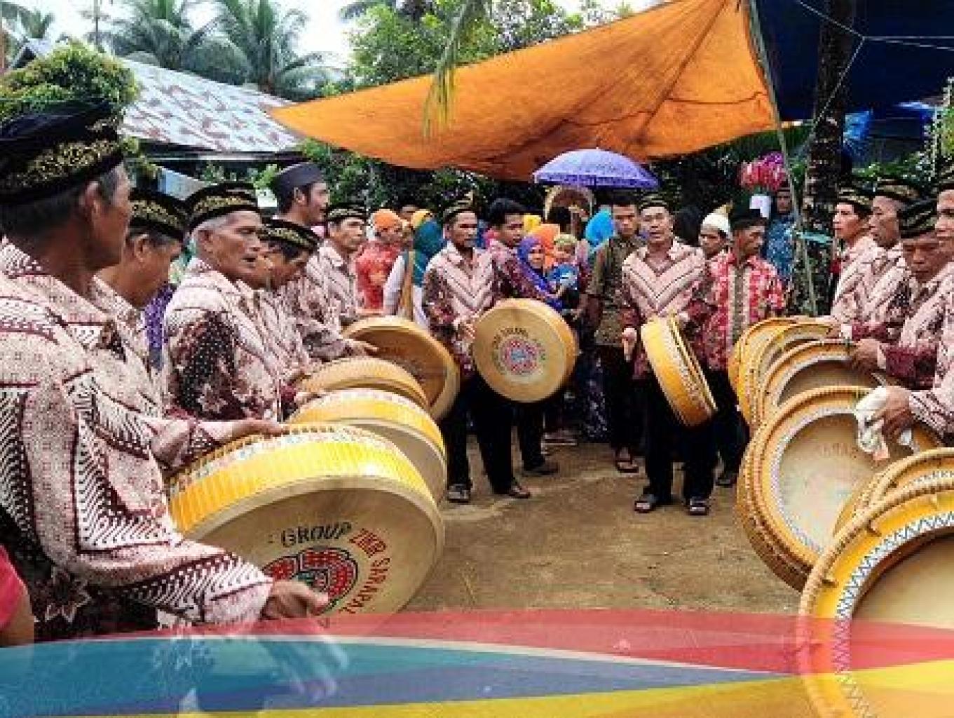Kesenian Daerah Sarafal Anam