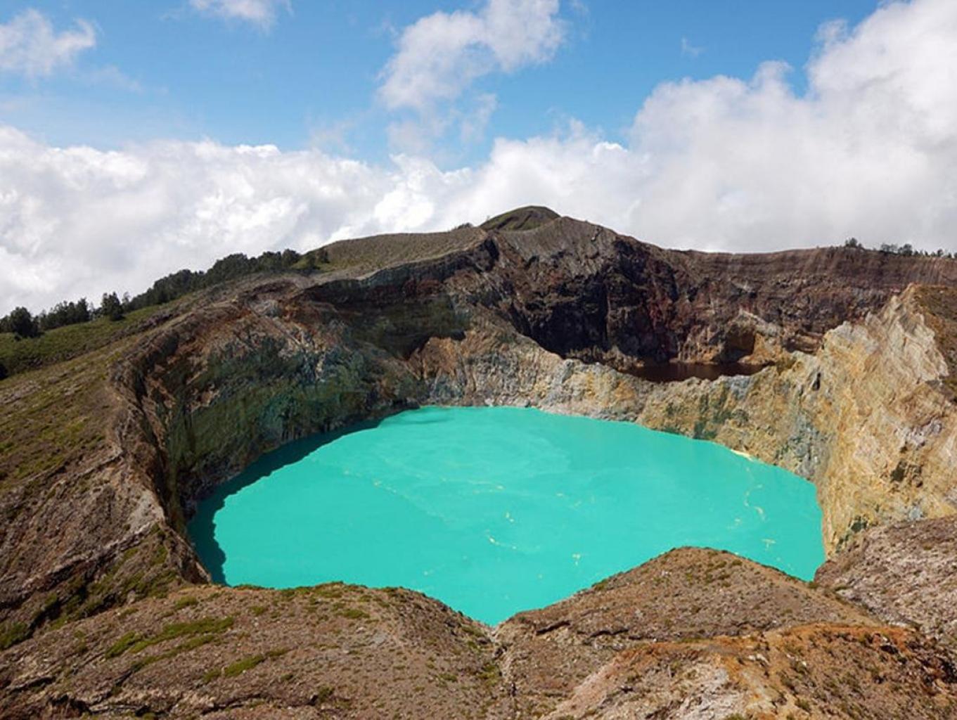 Danau Tiga Warna Kelimutu