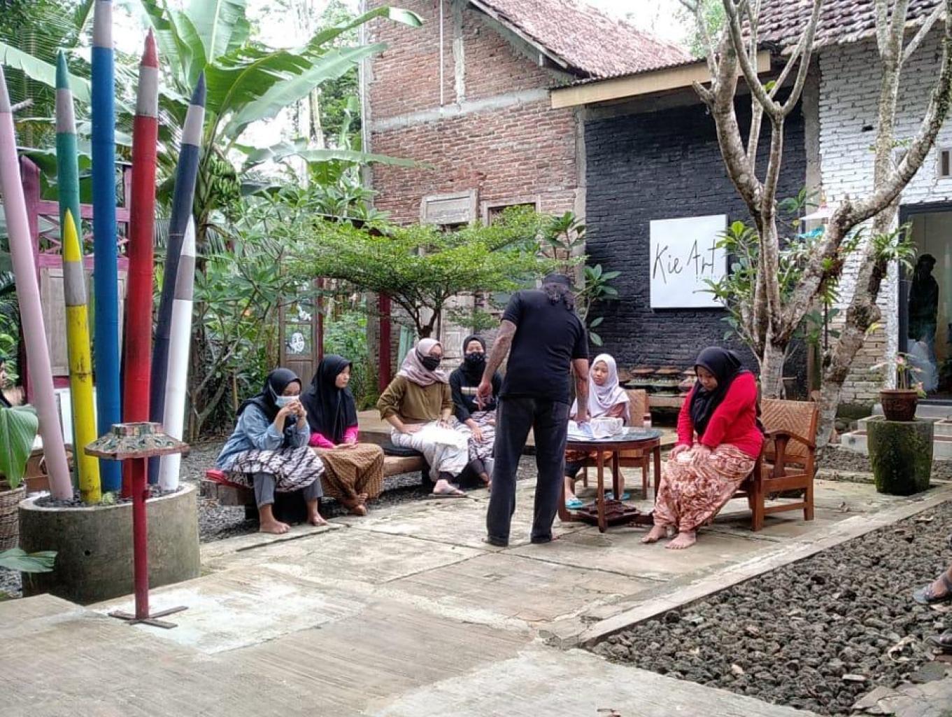 Village Gallery Kie Art Tour