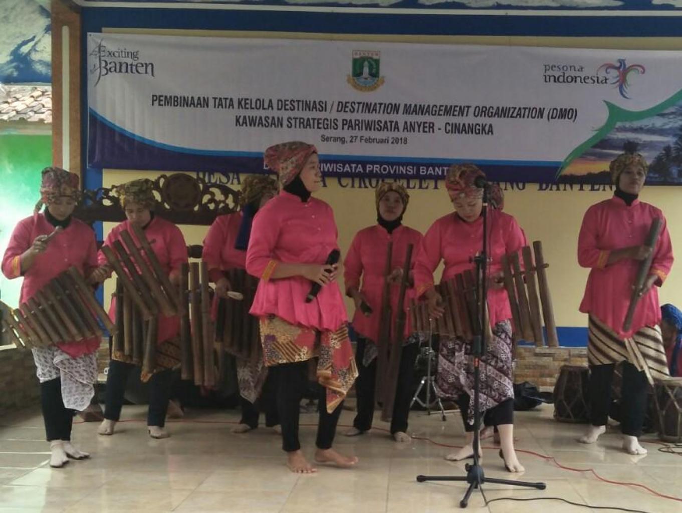 Kesenian Calung