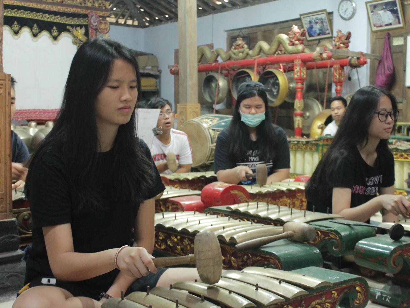 Belajar Dan Bermain Musik Tradisional Karawitan