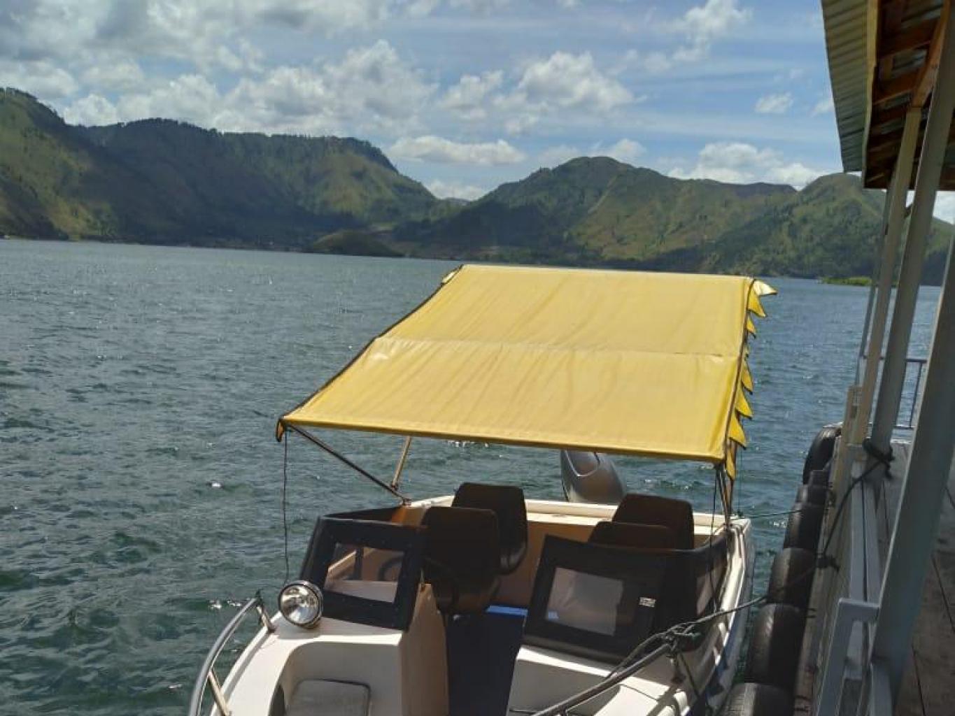 Speedboat