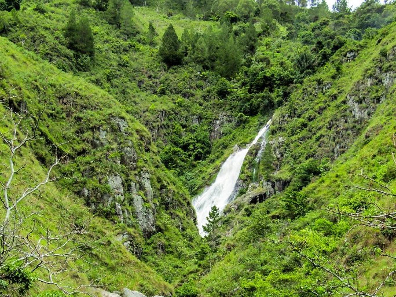Wisata Alam Air Terjun Sigotagota