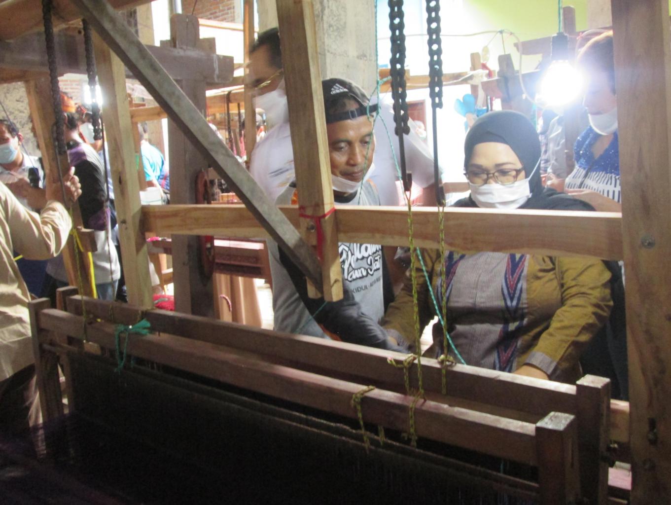 Wisata Edukasi Tenun Ikat Bandar Kidul